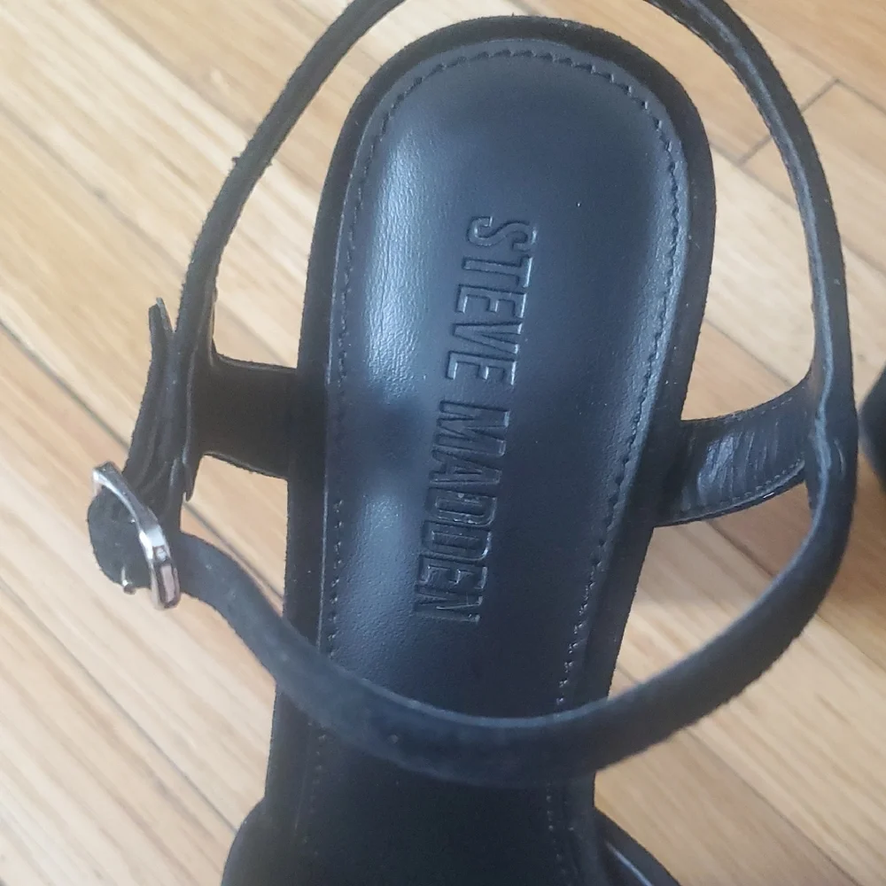 Steve Madden Black Block Heel Sandals - Picture 7 of 11